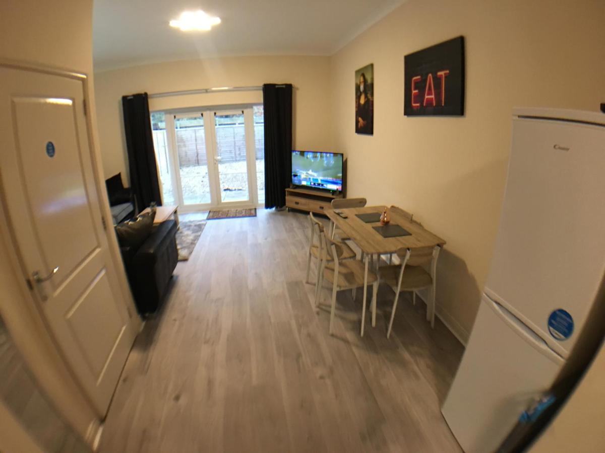 Very Large House, 6 Beds, 4 Bedrooms, 3 Bathrooms, 5 Smart Tv'S & Van Parking Boston Exterior foto