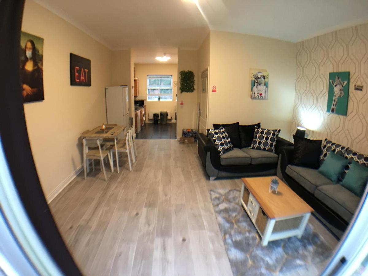Very Large House, 6 Beds, 4 Bedrooms, 3 Bathrooms, 5 Smart Tv'S & Van Parking Boston Exterior foto