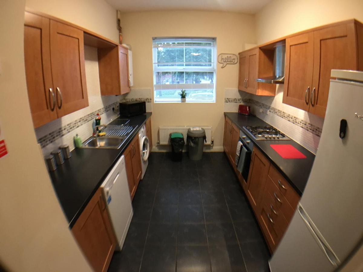 Very Large House, 6 Beds, 4 Bedrooms, 3 Bathrooms, 5 Smart Tv'S & Van Parking Boston Exterior foto